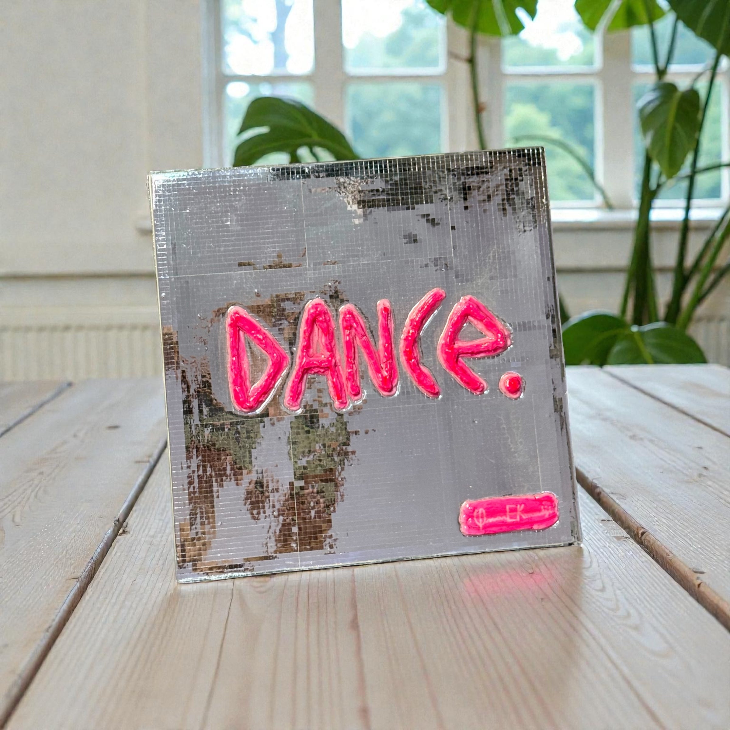 DANCE. – Mirror Message Art