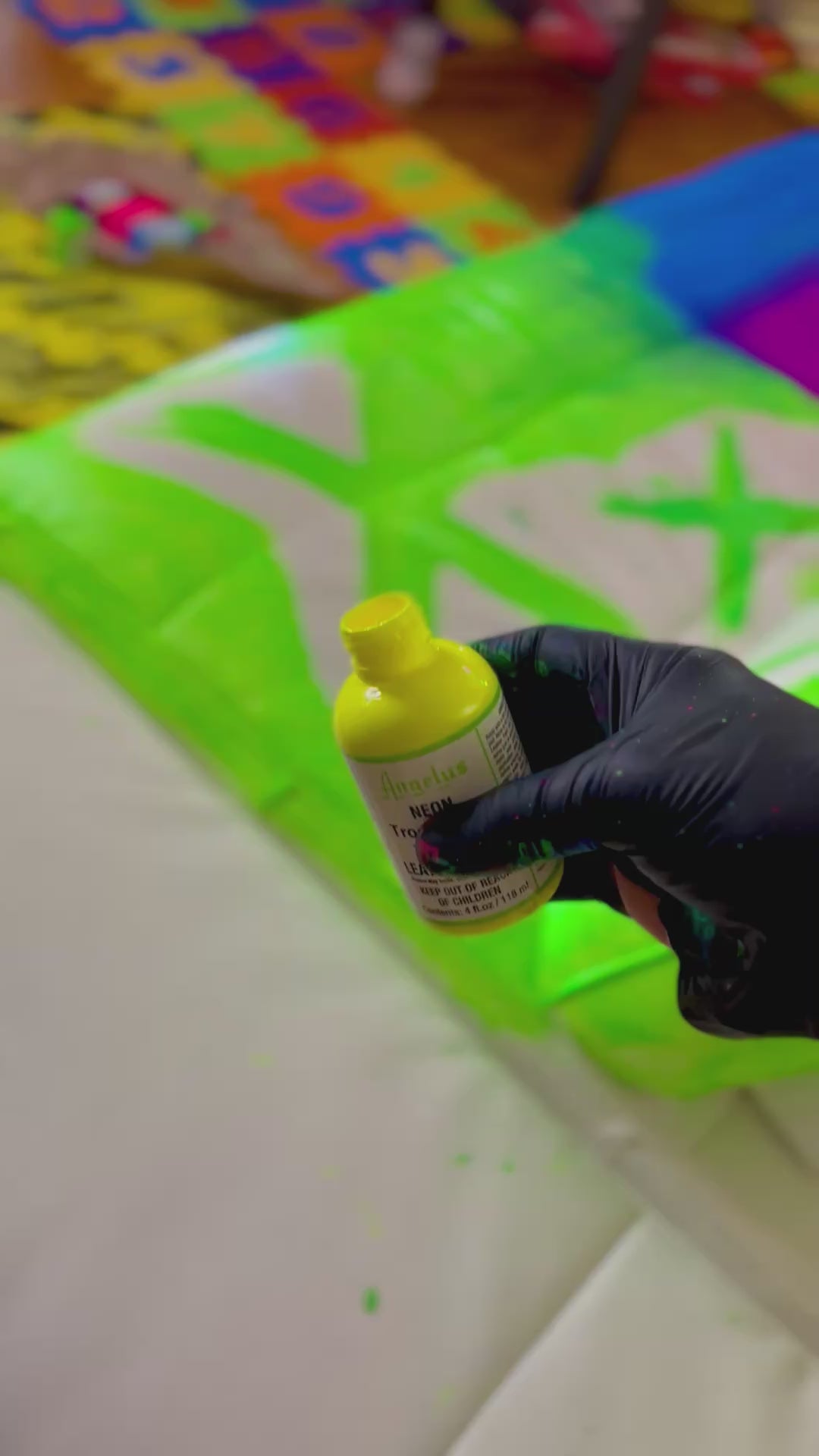 Pintura para Cuero Angelus Neon - Tropic Sun Yellow (4oz / 118ml)